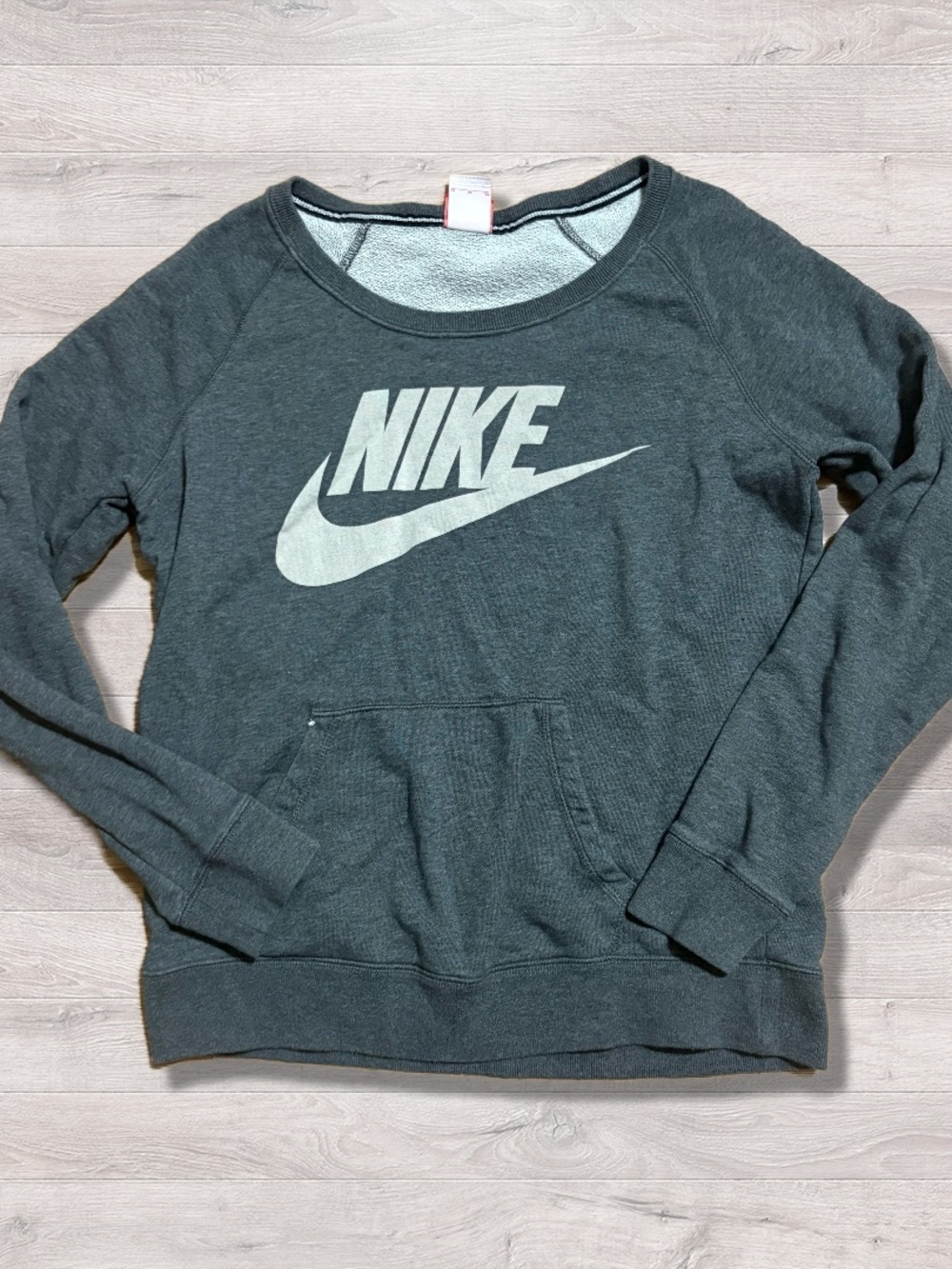 Womens Nike 545544 073 Grey White Vintage Swoosh Logo Sweatshirt Pullover M